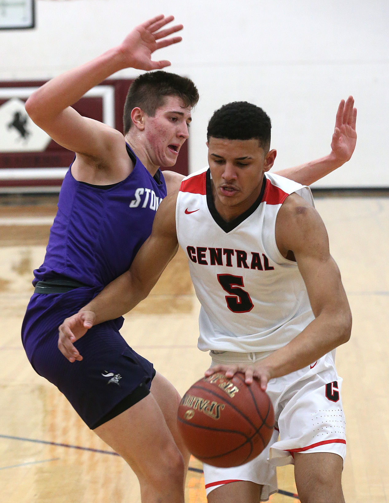 Dec 18: Stoughton vs La Crosse Central